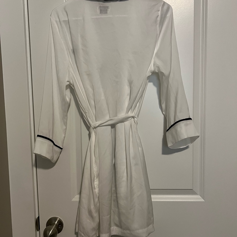 Kate Spade Wedding Robe - Picture 4 of 7